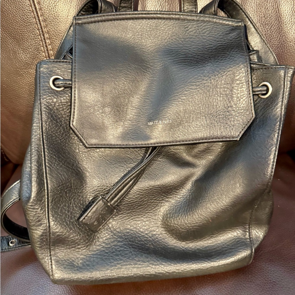 Matt & Nat Black Backpack with Structured Design and Clean Lines